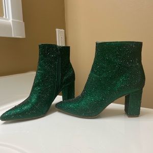 Green Betsy Johnson booties. Size 9